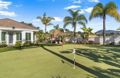 Poway House | Sleeps 20 | Pool + Slide + Spa + Putting Green | Near Wineries | Barrel & Crest