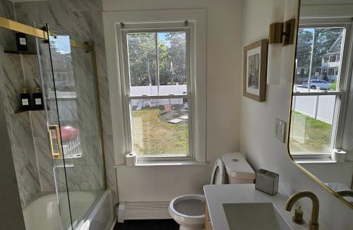 Attleboro Apartment | Sleeps 6 Near Boston, Providence & Gillette