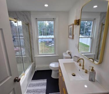 Attleboro Apartment | Sleeps 6 Near Boston, Providence & Gillette