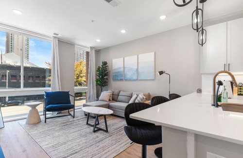 Northern Liberties Apartment | Sleeps 6 - Pier Views - Near Fishtown & Old City!