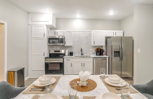 Pope House | Smart TV + Spacious Yard: Peaceful Pope Retreat