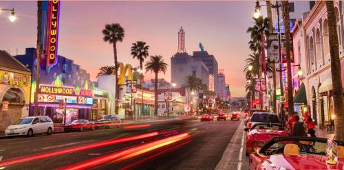 Hollywood Apartment | Snazzy 3BR Apt Hollywood with Pool & Spa