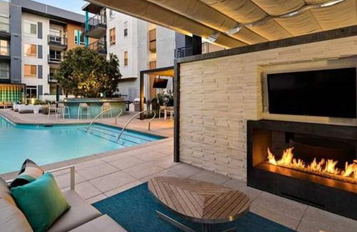 Hollywood Apartment | Snazzy 3BR Apt Hollywood with Pool & Spa