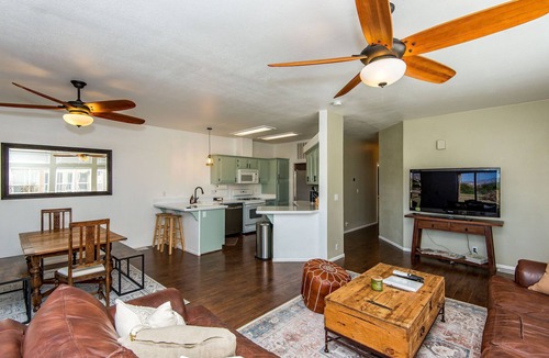 Needles House | Snowbirds Welcome. Enjoy River Life On a Golf Course.
