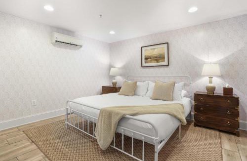 Capitol Hill Apartment | Sojourn Modern Stay in Historic Capitol Hill