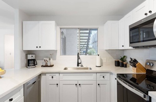 Central Scottsdale House | Solace - Community Pool & Gym -Walk to Restaurants