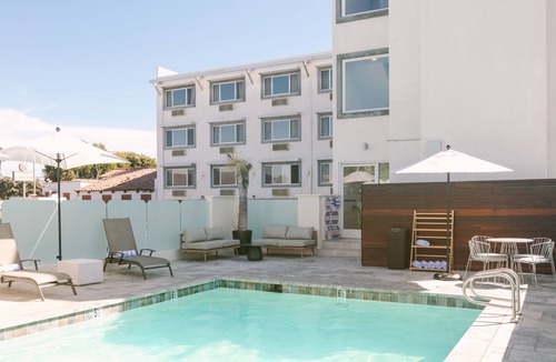 Newport Shores Apartment | Sonder Solarena | King Room w/Balcony