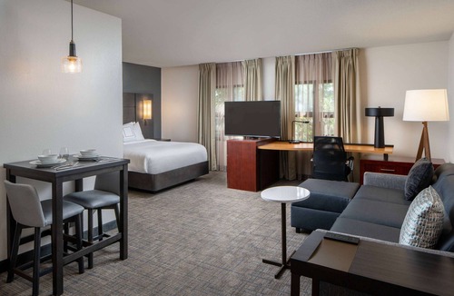 Arts/Warehouse District Hotel | Sonesta ES Suites New Orleans Convention Center