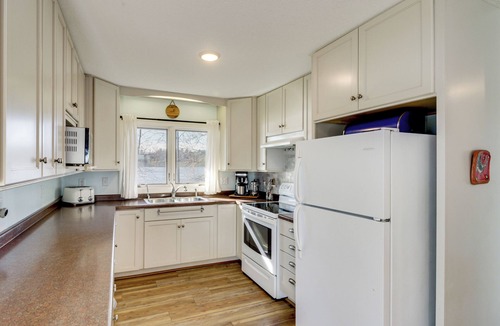 Brainerd House | South Long Lake Home w/Yard: Pets Welcome!