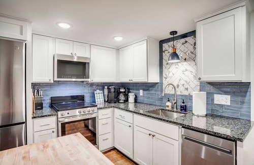 Diamond Lake Apartment | South Minneapolis with easy access to everything!