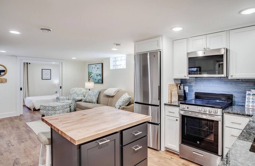 Diamond Lake Apartment | South Minneapolis with easy access to everything!