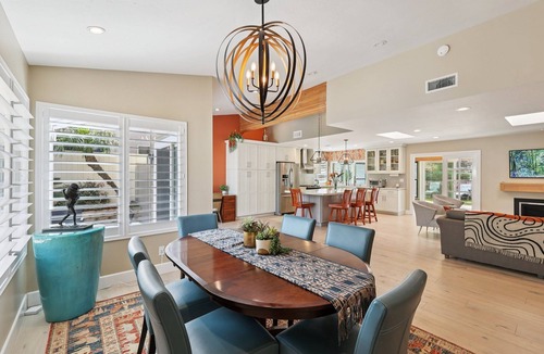 Fire Mountain House | South Oceanside Retreat 1.3 miles to the Beach!