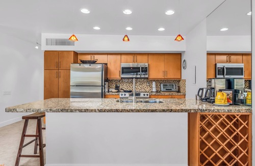Deepwell Estates Condo | South Palm Springs Gem with In Unit Washer and Dryer and views of Bob Hope House