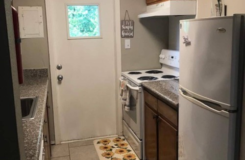 Pascagoula Apartment | Spacious 1 Bedroom Apt near beach .