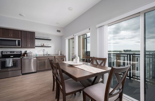 Historic Southwest Apartment | Spacious 2 bedroom 2 bath Apartment Steps from Mayo Clinic - Free Parking!