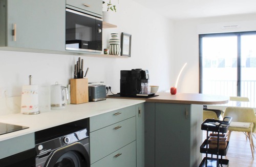 Clichy Apartment | Spacious 2-bedroom near Paris