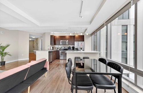 Chinatown Apartment | Spacious 2BR/2BA overlooking Boston Common