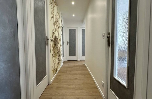Aubervilliers Apartment | Spacious 3-bedroom near Paris - Private parking