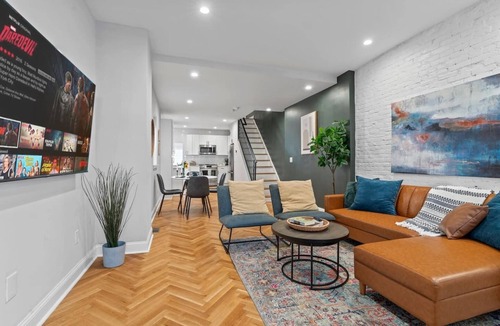 Fairmount House | Spacious 3BR Near Art Museum | Patio | Gameroom