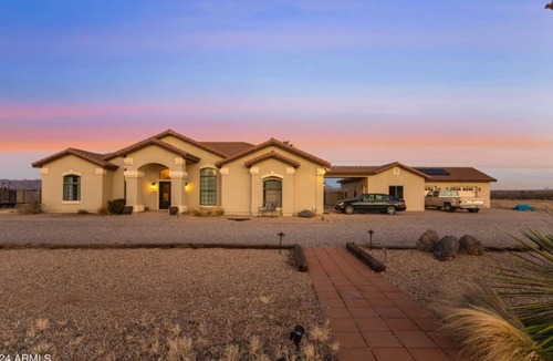 Sierra Vista Southeast House | Spacious 4-bedroom house in lovely Hereford with AC, WiFi