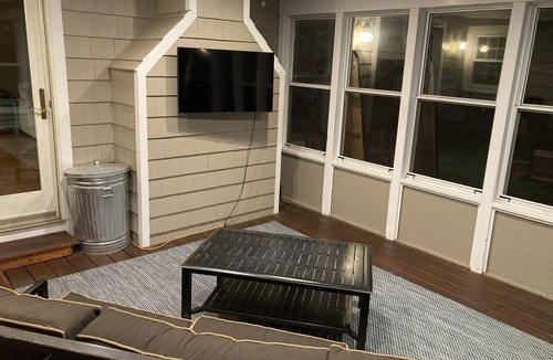Westwood House | Spacious 4-bedroom house with AC near World Cup/Gillette Stadium