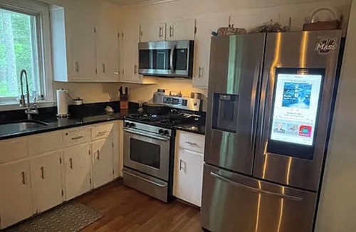 Duxbury House | Spacious 4-bedroom house in lovely Duxbury with AC 4 miles to Duxbury beach