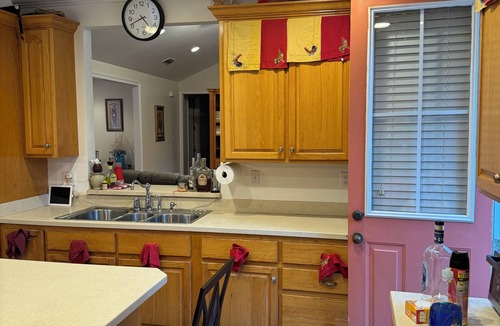 Satsuma House | Spacious 4-bedroom house in peaceful Satsuma with AC and land for RV’s etc.