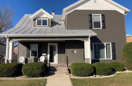 Algoma House | Spacious 4-bedroom house in Downtown Algoma with AC, WiFi near Door County!