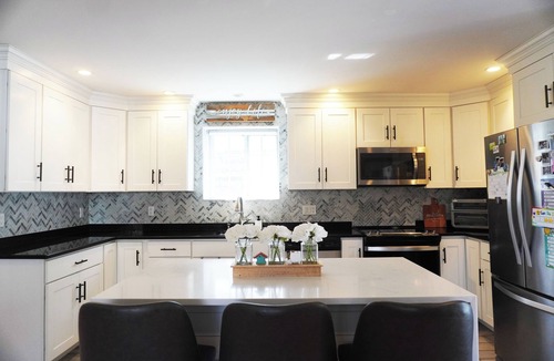 Malden House | Spacious 4-bedroom house 9 Miles Boston/Train-3mi/Airport-6mi/+Parking