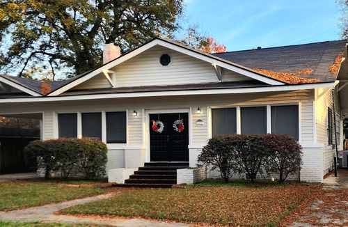 Monroe House | Spacious 4-bedroom house in the heart of the Garden District with ample parking.