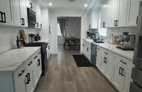 Rio Lindo House | Spacious 4-bedroom house in Wonderful Oxnard with AC, fitness room