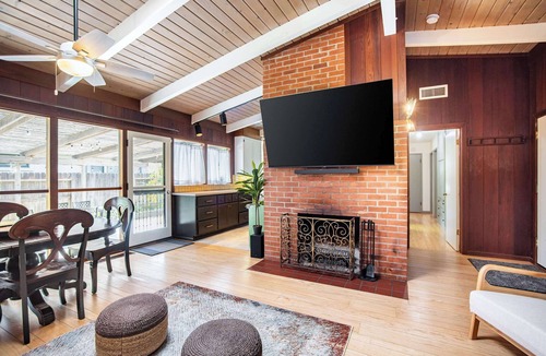 Central Davis House | Spacious 4BR Backyard Oasis with BBQ Near UC Davis