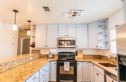 Sacramento House | 🏡 Spacious 4BR Home Near Cal Expo | Family + Pet Friendly