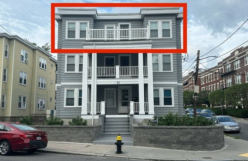 St. Elizabeth's Apartment | Spacious 4BR Near Green Line, BC & Boston
