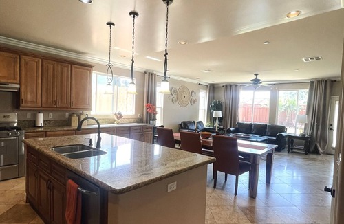 Lincoln Acres House | Spacious 5-bedroom estate in San Diego with Pool, Jacuzzi, and Mini Golf