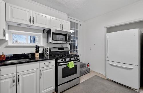 Malden Apartment | Spacious 5Br home in Malden with AC & heat