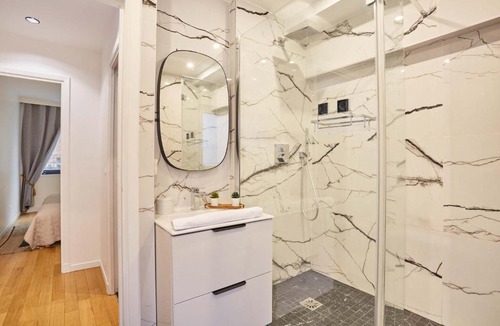 Batignolles Apartment | Spacious Apartement center of Paris Montmartre