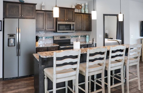 Spirit Lake House | Spacious, Clean 4BR – Steps from Pool + 6 Free Waterpark Passes Daily