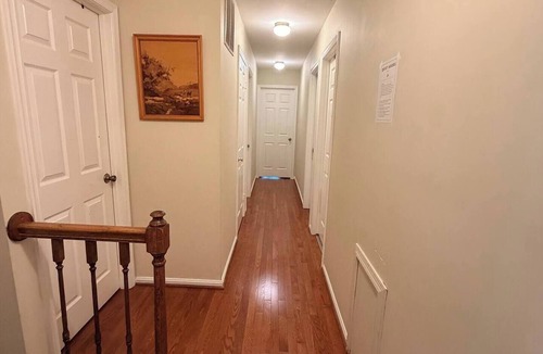 Scaggsville House | Spacious Colonial Home @ Windsor Manor Rockville