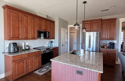 Haymarket House | Spacious Country Retreat with 5BR & Mountain Views