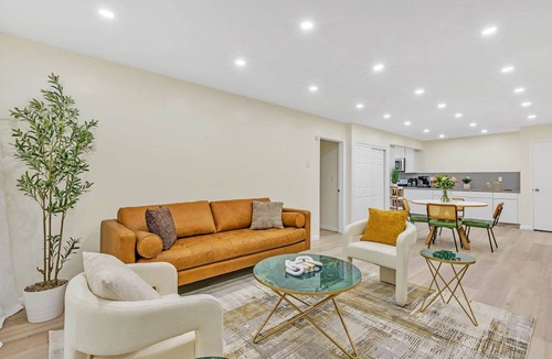 Fox Hills Condo | Spacious Culver City Condo | Pool | Free Parking