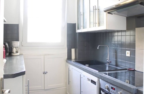 Epinettes Apartment | Spacious family nest facing Square des Épinette