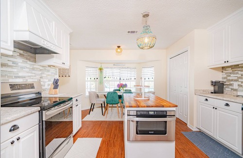 Pensacola House | Spacious Family Pool Home near White Sand Beaches, Shopping and attractions