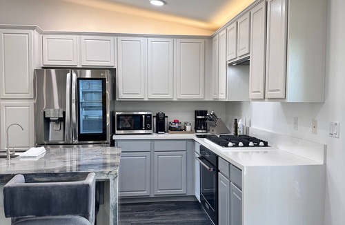 Greenacres House | Spacious Gated 3BR w/Patio & Clubhouse Access, Seven Oaks