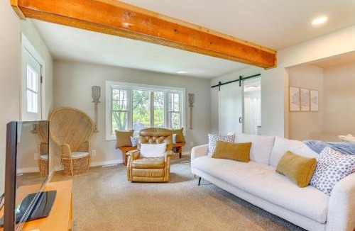 East Troy House | Spacious Getaway w/Boat Dock in East Troy!