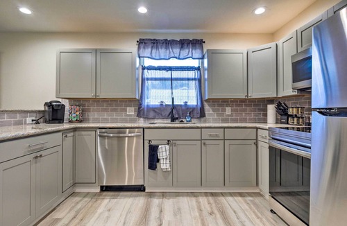 Mississippi City House | Spacious Gulfport Home w/Yard: 1 Mi to Beach
