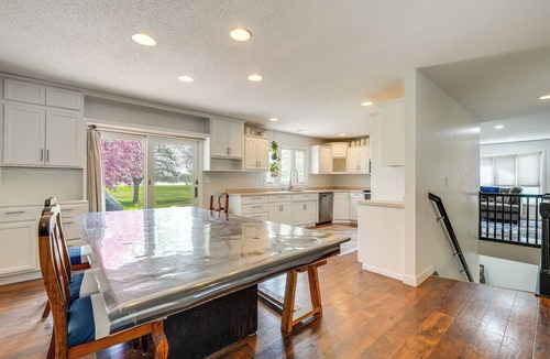 Moorhead House | Spacious Home: Private Deck | 4 Mi to Dtwn Fargo