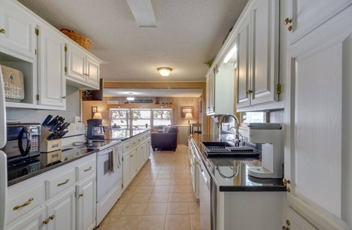 Nisswa House | Spacious Lake Edward Retreat w/Dock & Fire Pit!