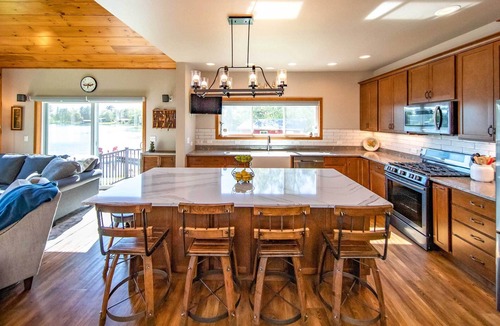 Harshaw Cabin | Spacious Lakeside Family Home on Big Bearskin Lake