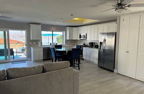 Lakeland Village House | Spacious Lakeside Bungalow with large private deck and breath taking views